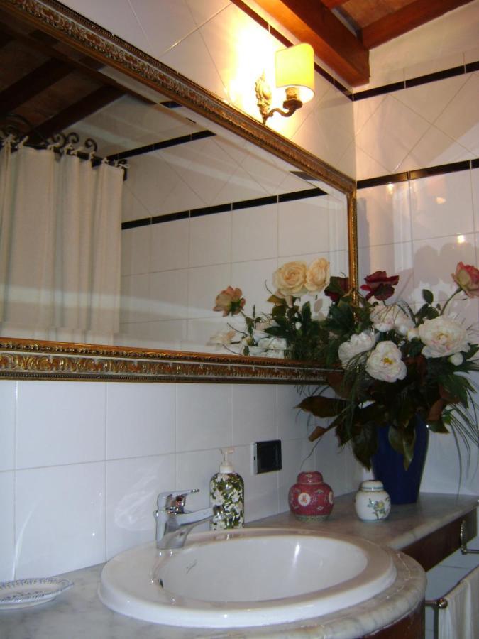 Villa Carlotta Con Piscina Lari Exterior foto